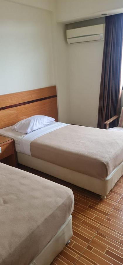 Paradise Hotel Танджунг Пинанг Екстериор снимка
