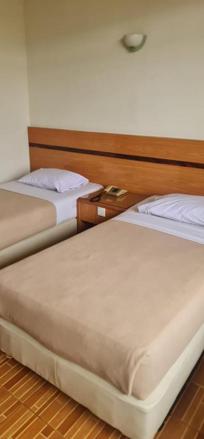 Paradise Hotel Танджунг Пинанг Екстериор снимка