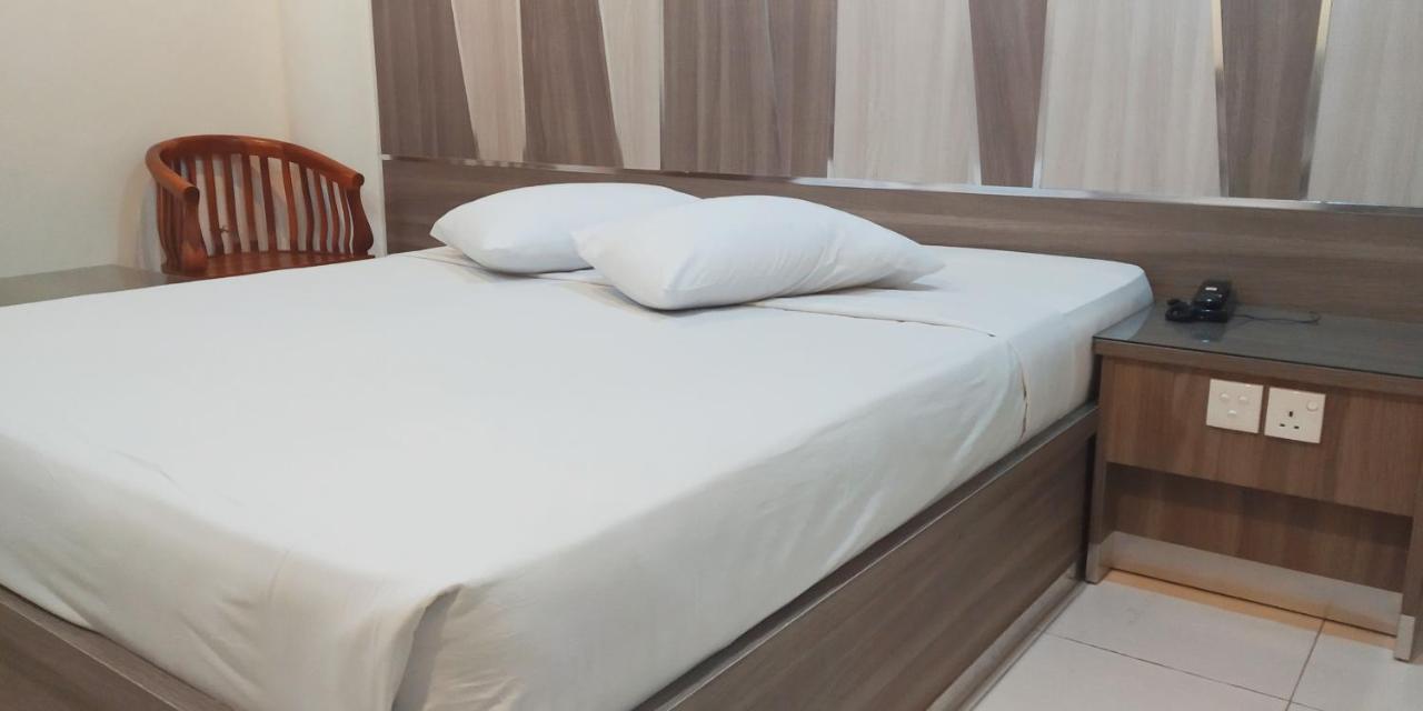 Paradise Hotel Танджунг Пинанг Екстериор снимка