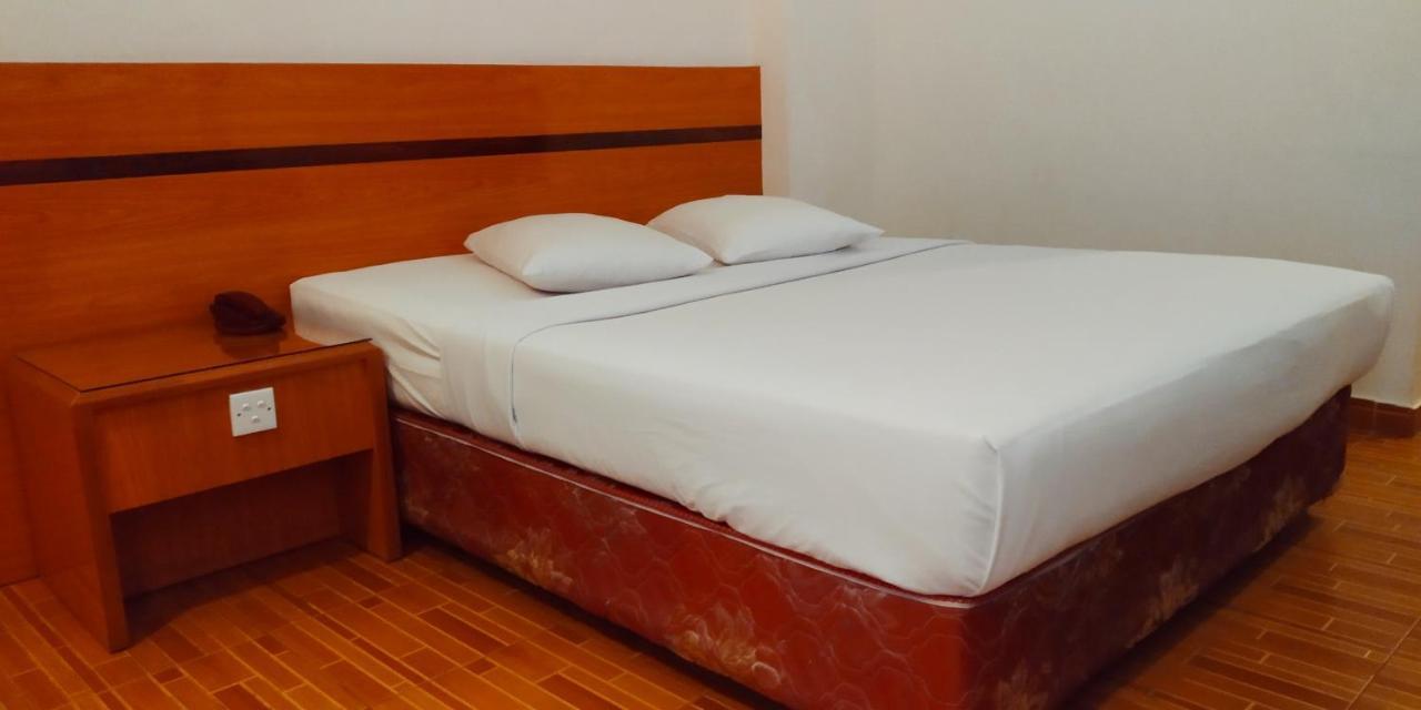 Paradise Hotel Танджунг Пинанг Екстериор снимка
