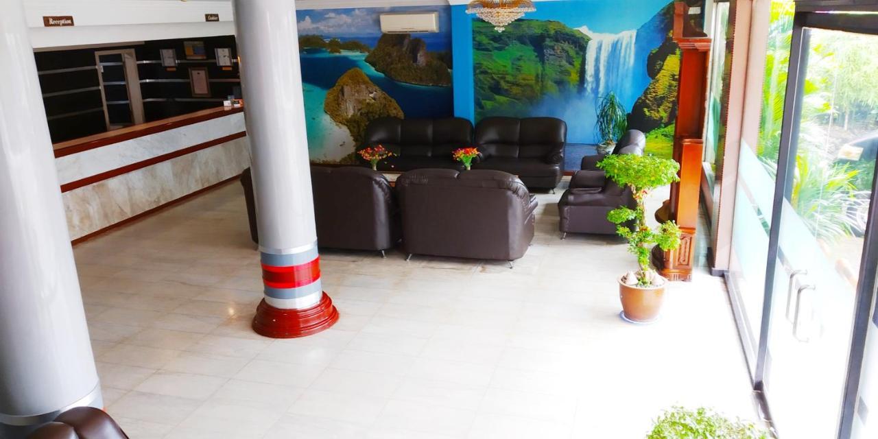 Paradise Hotel Танджунг Пинанг Екстериор снимка