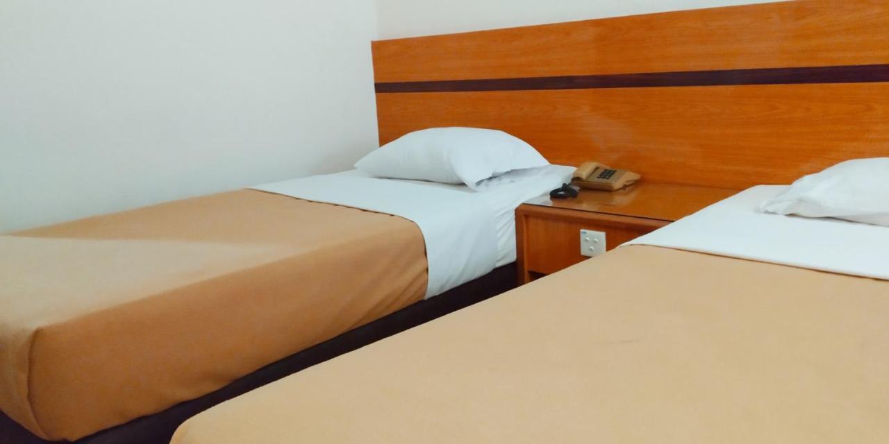 Paradise Hotel Танджунг Пинанг Екстериор снимка