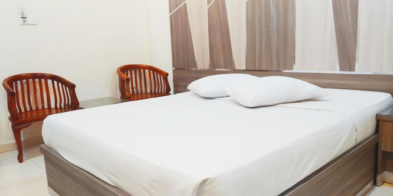 Paradise Hotel Танджунг Пинанг Екстериор снимка