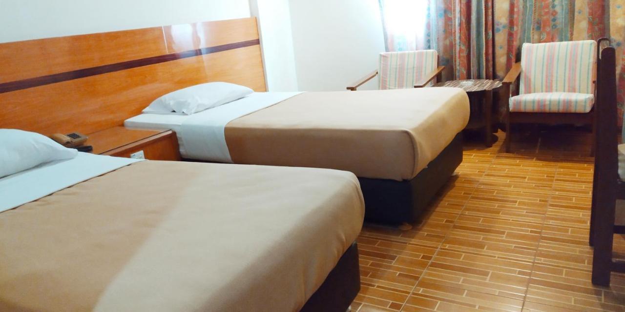Paradise Hotel Танджунг Пинанг Екстериор снимка